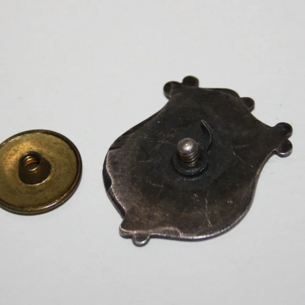 ⚙️ Vintage Silver Tuebor Screw-On Pin · 1
